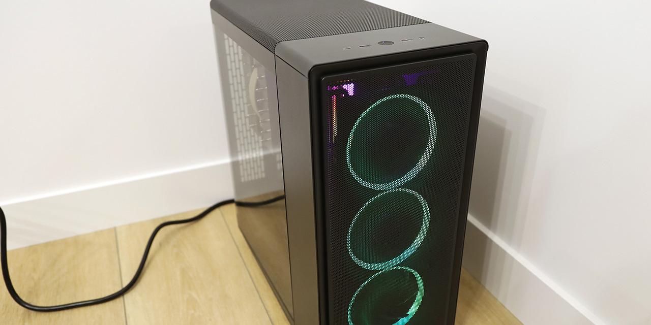 Fractal Design Epoch Black TG RGB Light Tint Review